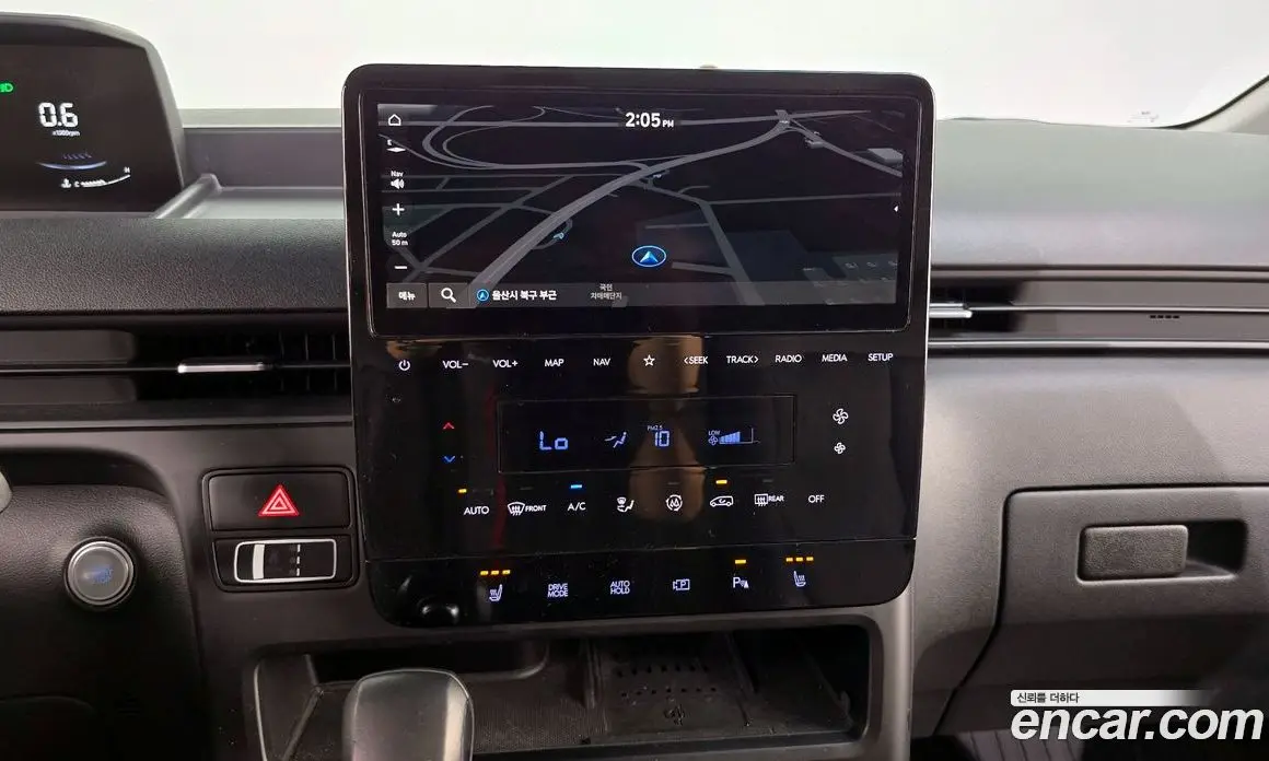 Hyundai Staria 2023 3.5 автомат (гидро), фото 20