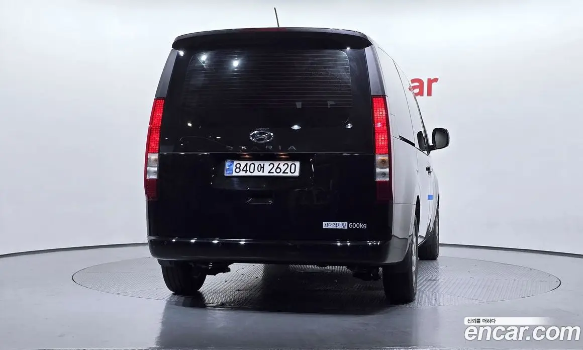 Hyundai Staria 2023 3.5 автомат (гидро), фото 4