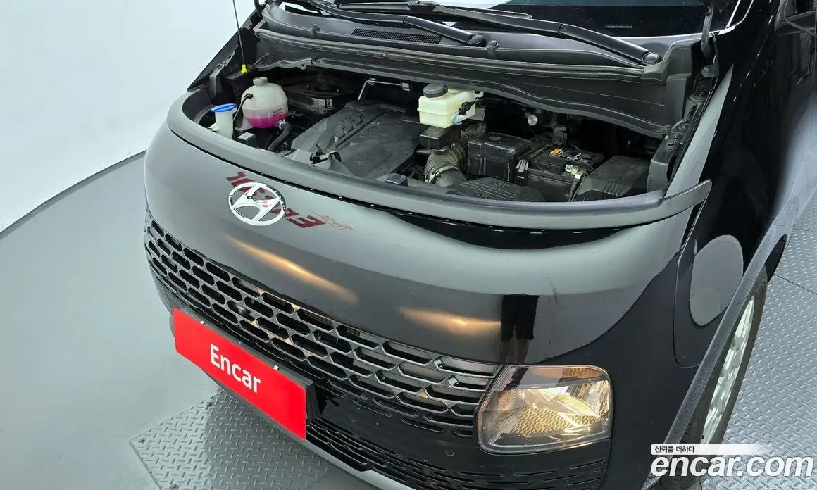 Hyundai Staria 2023 3.5 автомат (гидро), фото 6