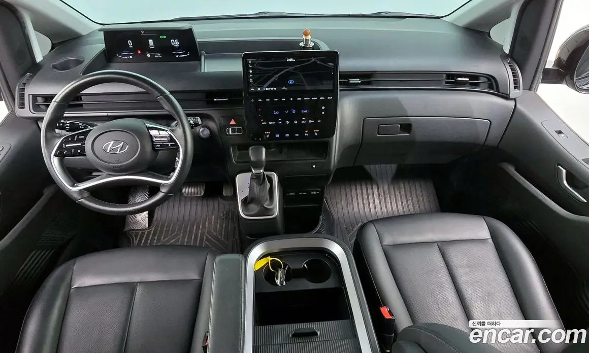 Hyundai Staria 2023 3.5 автомат (гидро), фото 10