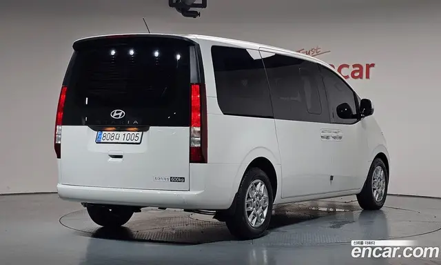 Hyundai Staria, 2025, 28 556 км
