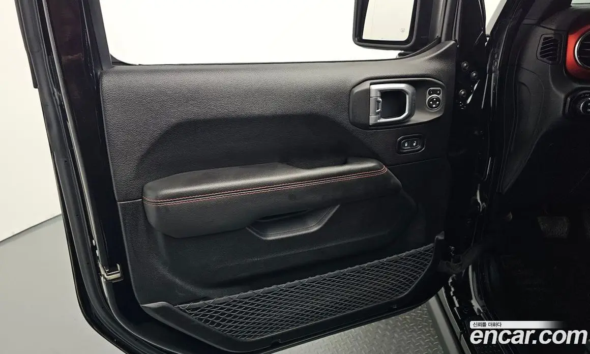 Jeep Wrangler 2020 2.0 автомат (гидро), фото 13 Jeep Wrangler 2020 2.0 автомат (гидро), фото 13