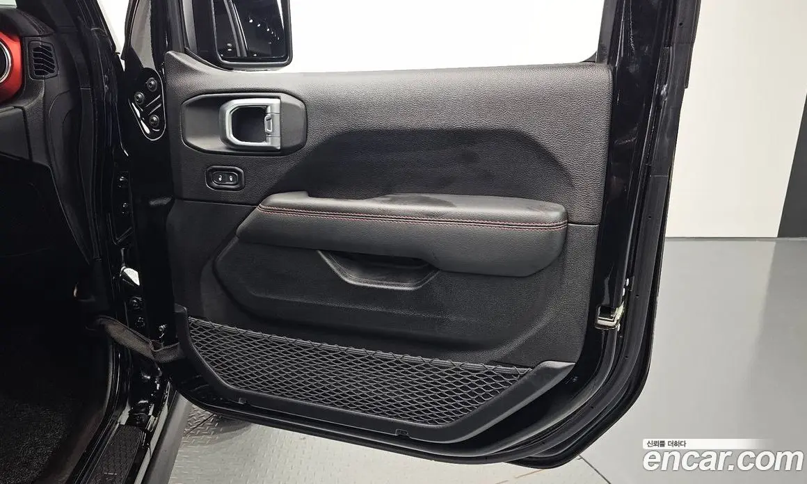 Jeep Wrangler 2020 2.0 автомат (гидро), фото 14 Jeep Wrangler 2020 2.0 автомат (гидро), фото 14