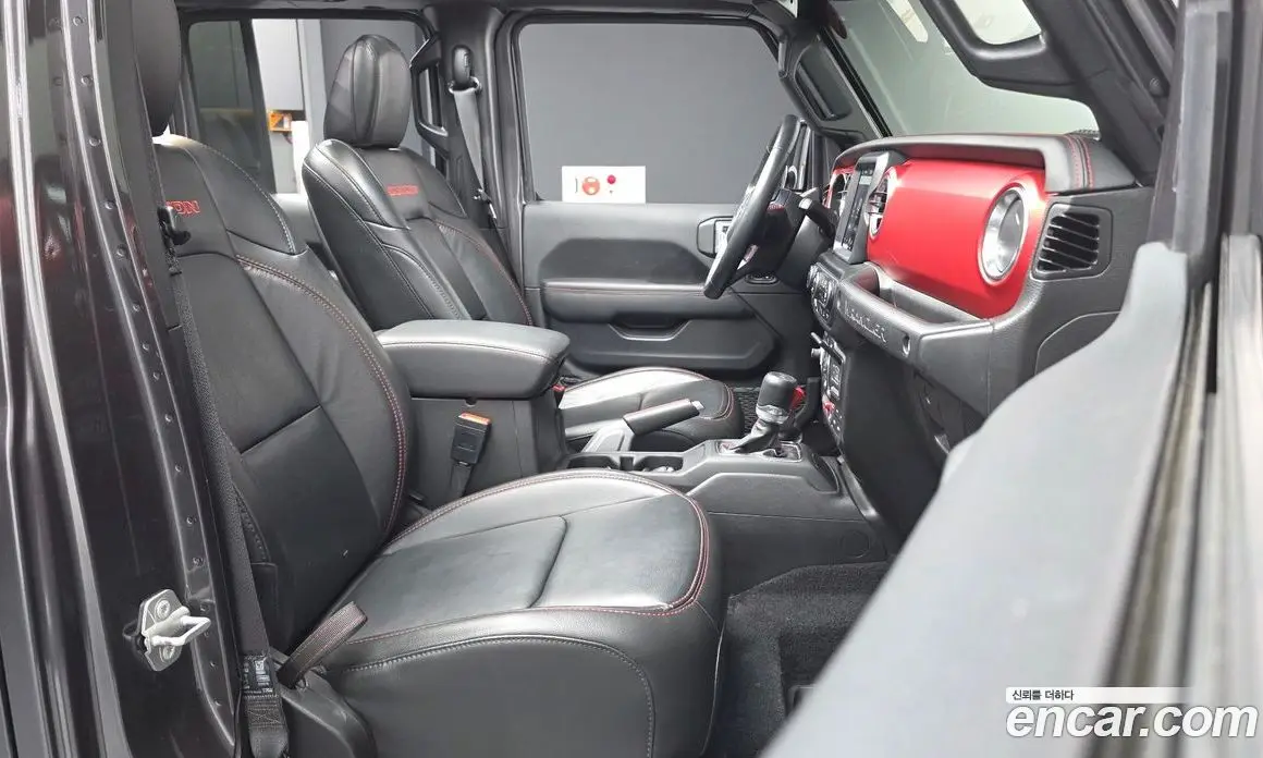 Jeep Wrangler 2022 2.0 автомат (гидро), фото 17 Jeep Wrangler 2022 2.0 автомат (гидро), фото 17