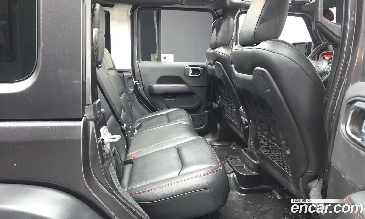 Jeep Wrangler 2022 2.0 автомат (гидро), фото 18 Jeep Wrangler 2022 2.0 автомат (гидро), фото 18