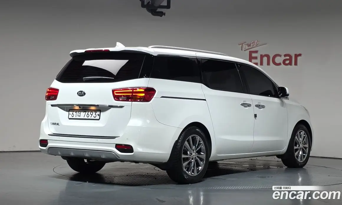 Kia Carnival 2018 2.2 автомат (гидро), фото 1 Kia Carnival 2018 2.2 автомат (гидро), фото 1