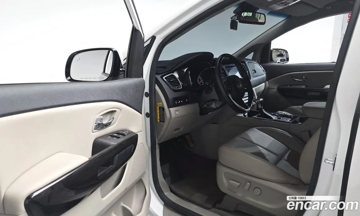 Kia Carnival 2018 2.2 автомат (гидро), фото 12 Kia Carnival 2018 2.2 автомат (гидро), фото 12