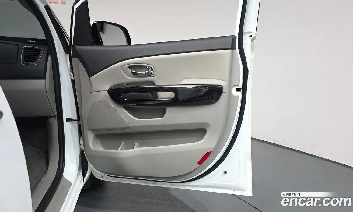 Kia Carnival 2018 2.2 автомат (гидро), фото 14 Kia Carnival 2018 2.2 автомат (гидро), фото 14