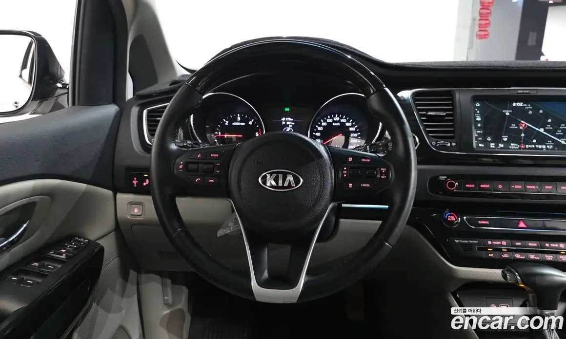 Kia Carnival 2018 2.2 автомат (гидро), фото 17 Kia Carnival 2018 2.2 автомат (гидро), фото 17
