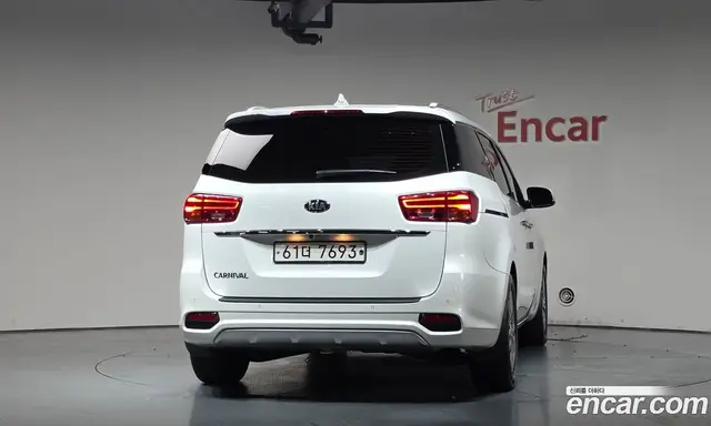 Kia Carnival 2018 2.2 автомат (гидро), миниатюра 3 Kia Carnival 2018 2.2 автомат (гидро), миниатюра 3