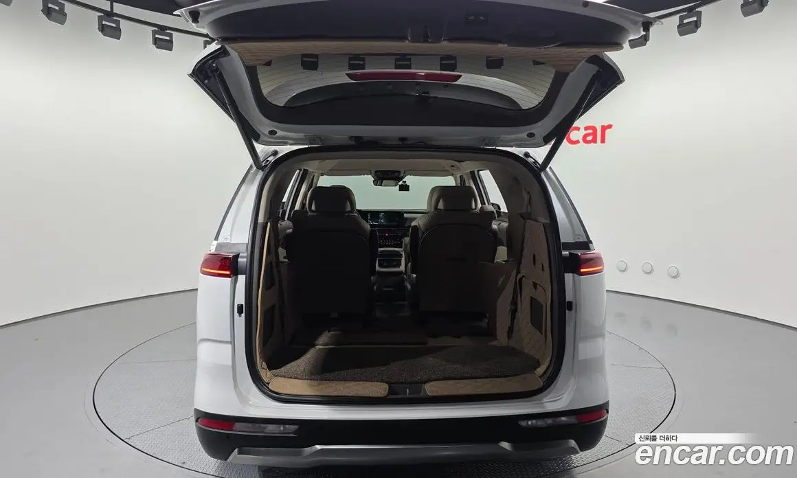 Kia Carnival 2022 3.5 автомат (гидро), фото 20 Kia Carnival 2022 3.5 автомат (гидро), фото 20