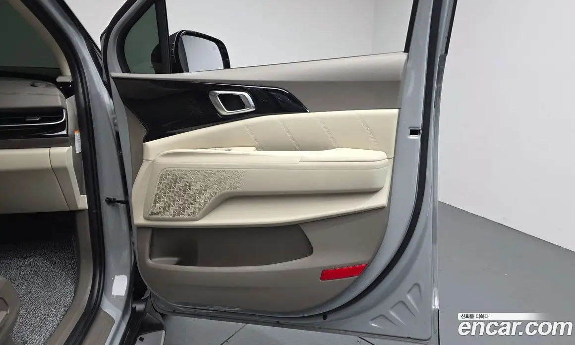 Kia Carnival 2025 1.6 автомат (гидро), фото 13