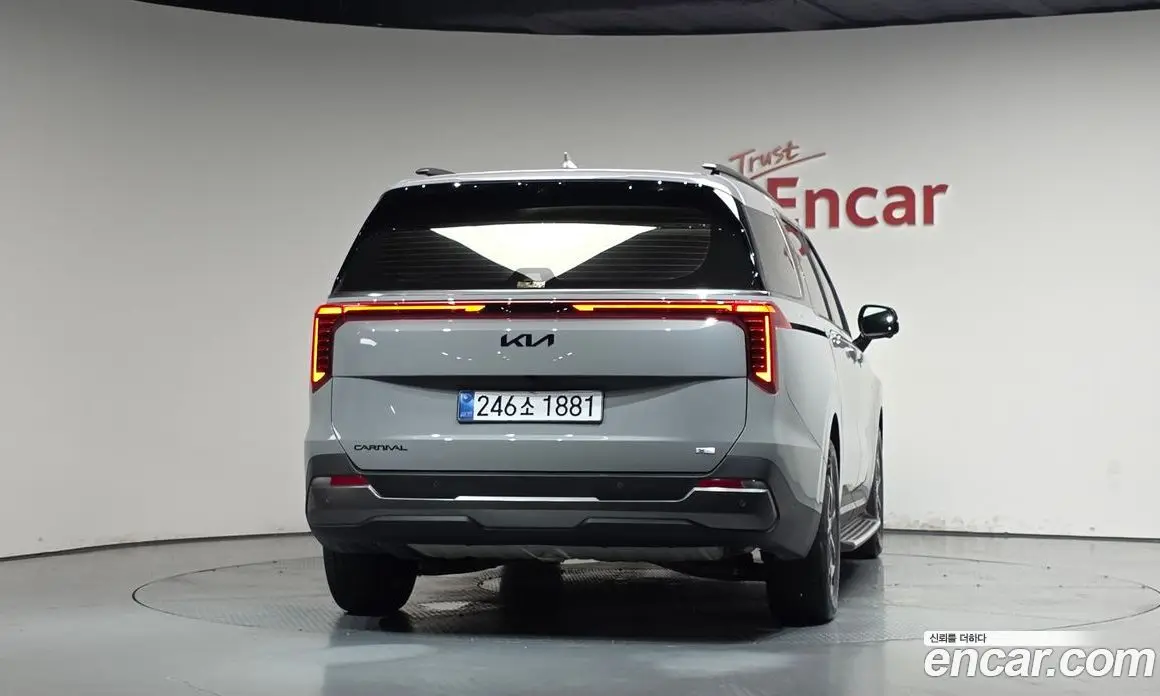 Kia Carnival 2025 1.6 автомат (гидро), фото 3