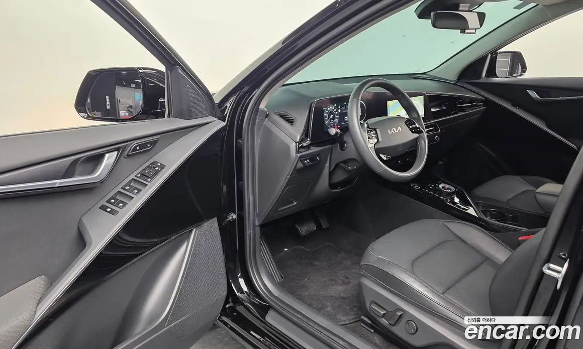 Kia Niro 2023 0.2 автомат (гидро), фото 12