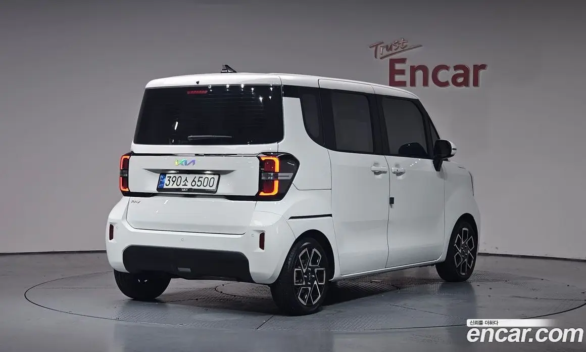 Kia Ray 2023 1.0 автомат (гидро), фото 1 Kia Ray 2023 1.0 автомат (гидро), фото 1