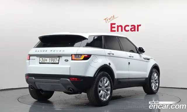 Land Rover Range Rover Evoque 2018 2.0 автомат (гидро), миниатюра 2 Land Rover Range Rover Evoque 2018 2.0 автомат (гидро), миниатюра 2