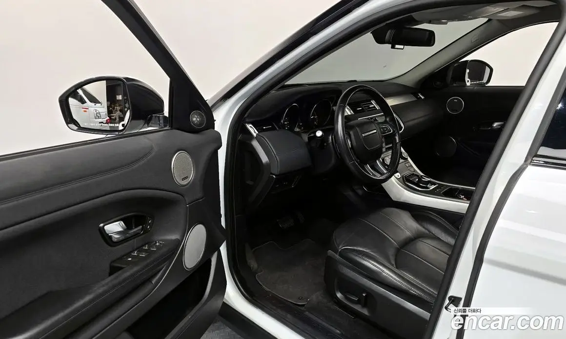 Land Rover Range Rover Evoque 2018 2.0 автомат (гидро), фото 13 Land Rover Range Rover Evoque 2018 2.0 автомат (гидро), фото 13