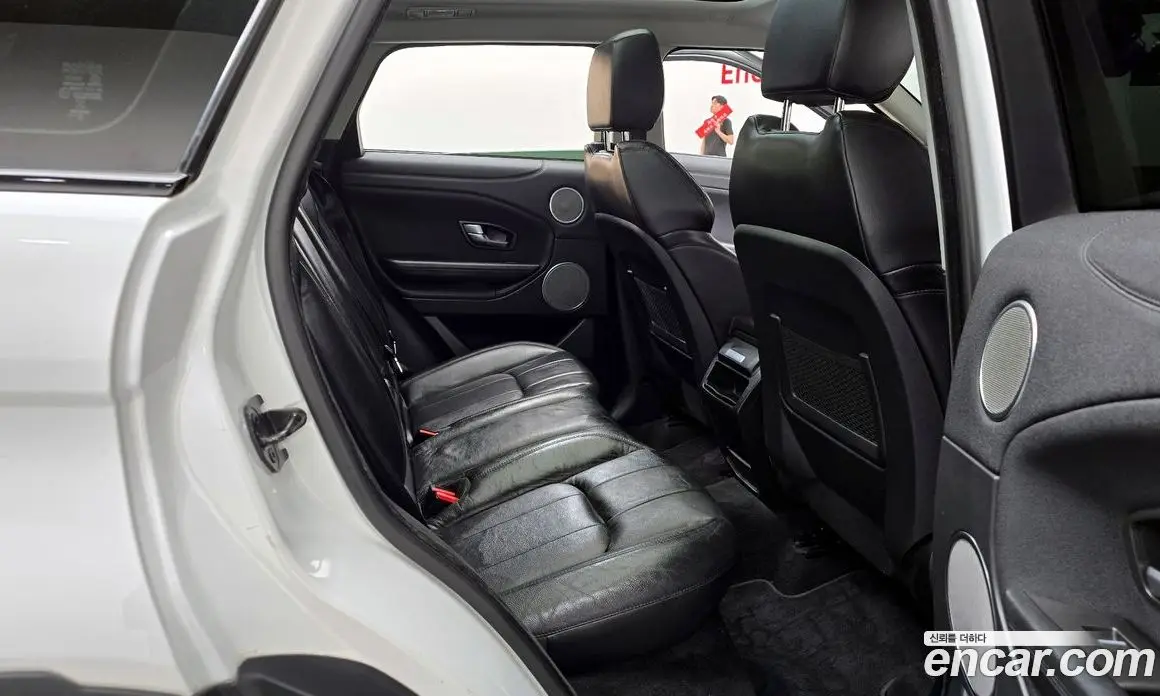 Land Rover Range Rover Evoque 2018 2.0 автомат (гидро), фото 17 Land Rover Range Rover Evoque 2018 2.0 автомат (гидро), фото 17