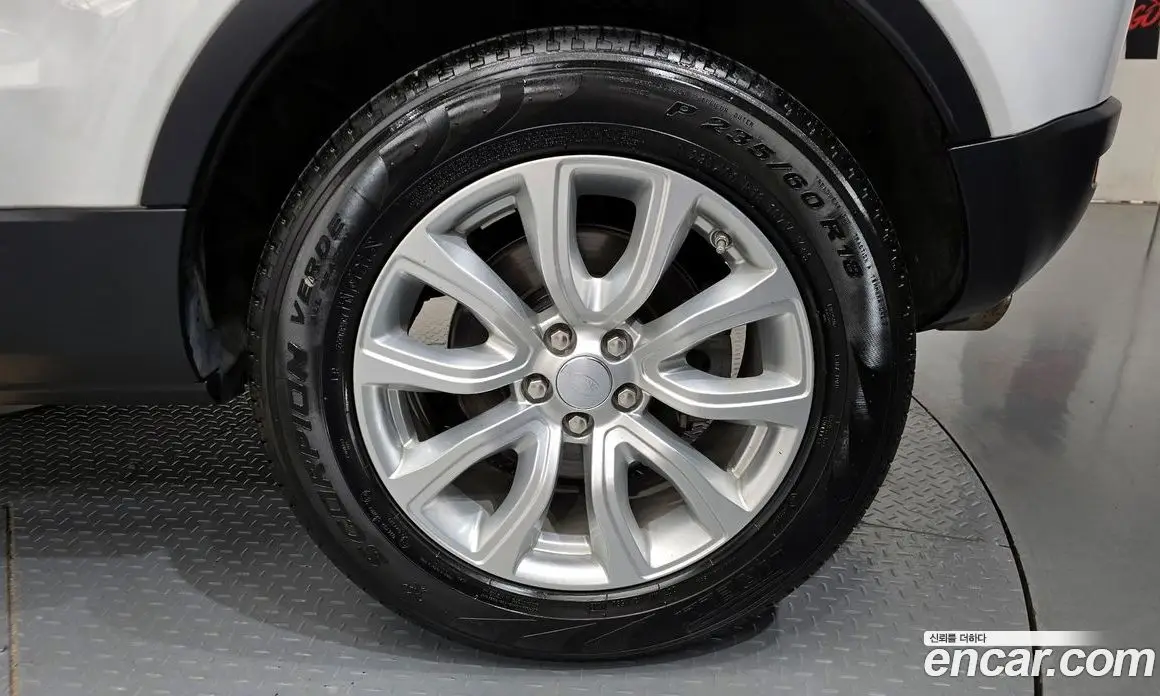 Land Rover Range Rover Evoque 2018 2.0 автомат (гидро), фото 7 Land Rover Range Rover Evoque 2018 2.0 автомат (гидро), фото 7