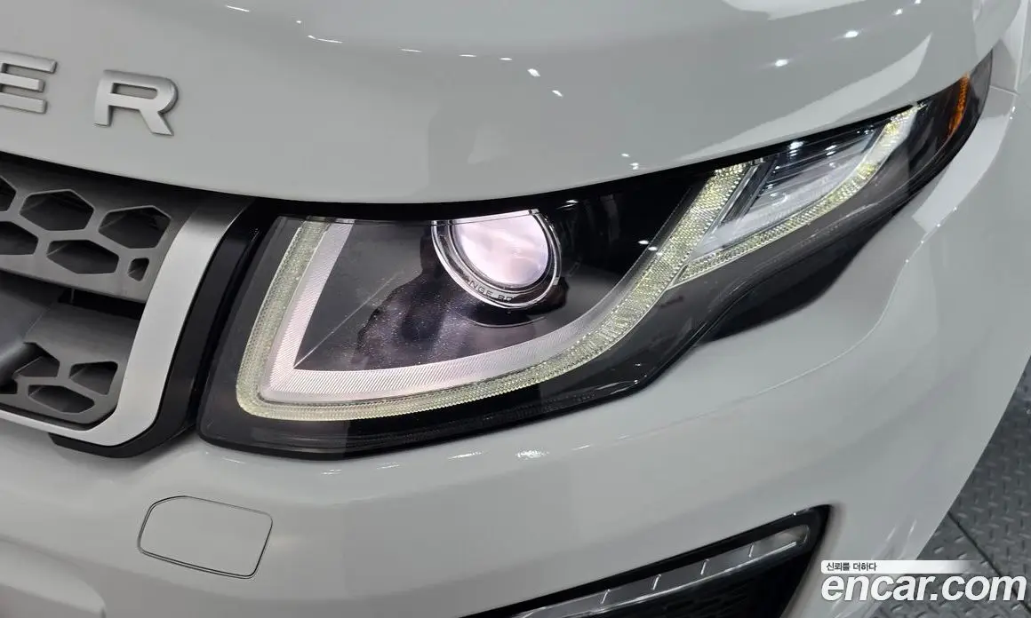 Land Rover Range Rover Evoque 2018 2.0 автомат (гидро), фото 8 Land Rover Range Rover Evoque 2018 2.0 автомат (гидро), фото 8