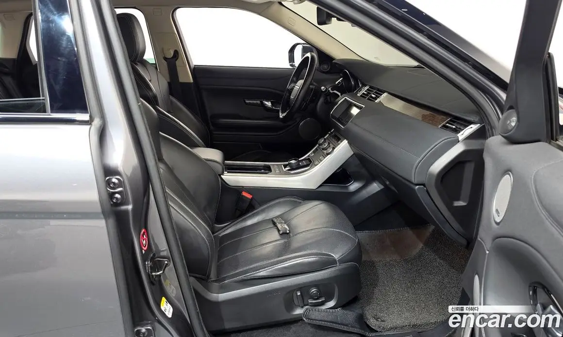 Land Rover Range Rover Evoque 2018 2.0 автомат (гидро), фото 16