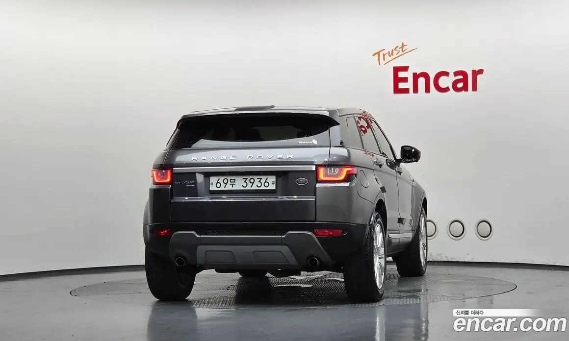 Land Rover Range Rover Evoque 2018 2.0 автомат (гидро), фото 4
