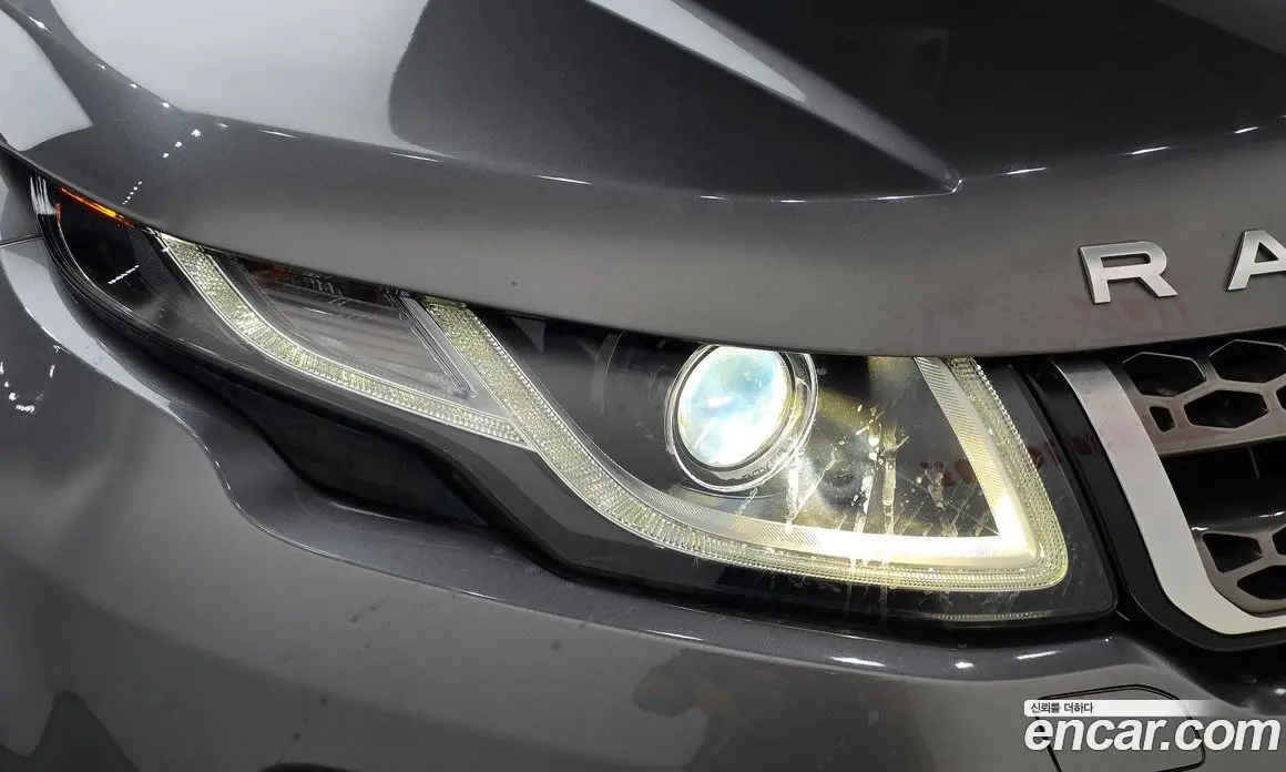 Land Rover Range Rover Evoque 2018 2.0 автомат (гидро), фото 8