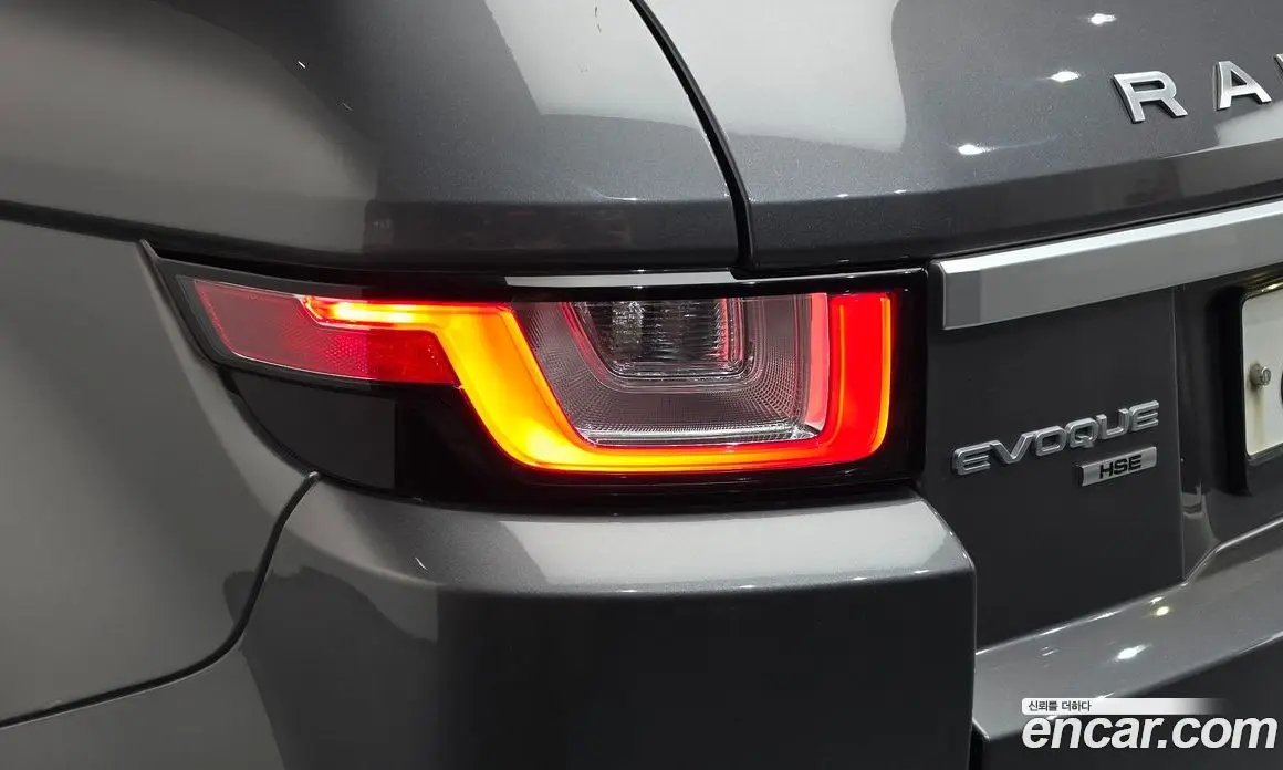 Land Rover Range Rover Evoque 2018 2.0 автомат (гидро), фото 9
