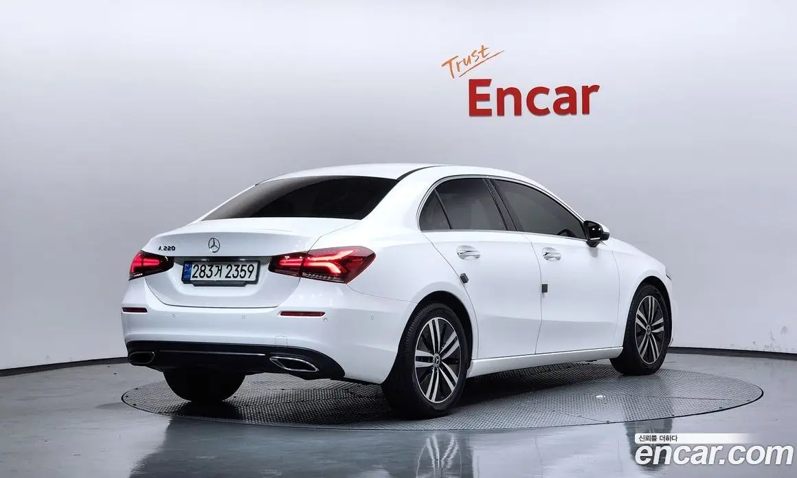 Mercedes-Benz A-Class 2021 2.0 автомат (гидро), фото 2 Mercedes-Benz A-Class 2021 2.0 автомат (гидро), фото 2