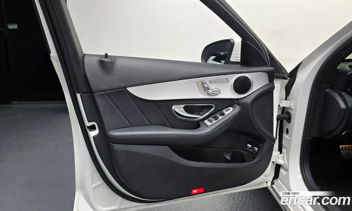 Mercedes-Benz C-Class 2018 2.0 автомат (гидро), фото 13
