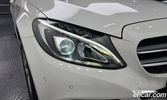 Mercedes-Benz C-Class 2018 2.0 автомат (гидро), миниатюра 7