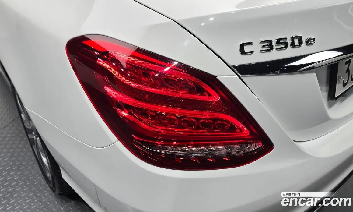Mercedes-Benz C-Class 2018 2.0 автомат (гидро), фото 8