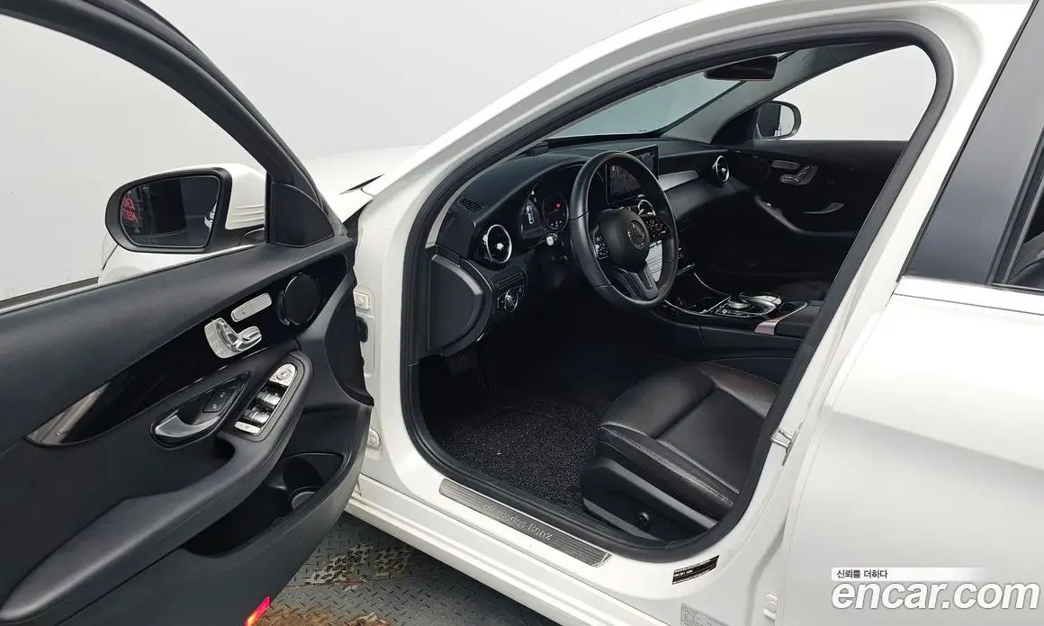 Mercedes-Benz C-Class 2019 2.0 автомат (гидро), фото 12 Mercedes-Benz C-Class 2019 2.0 автомат (гидро), фото 12