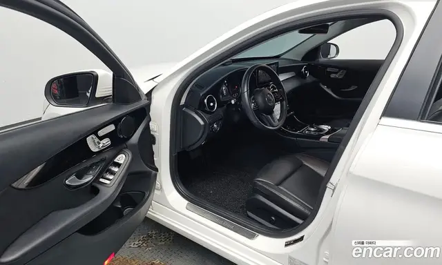 Mercedes-Benz C-Class 2019 2.0 автомат (гидро), миниатюра 12