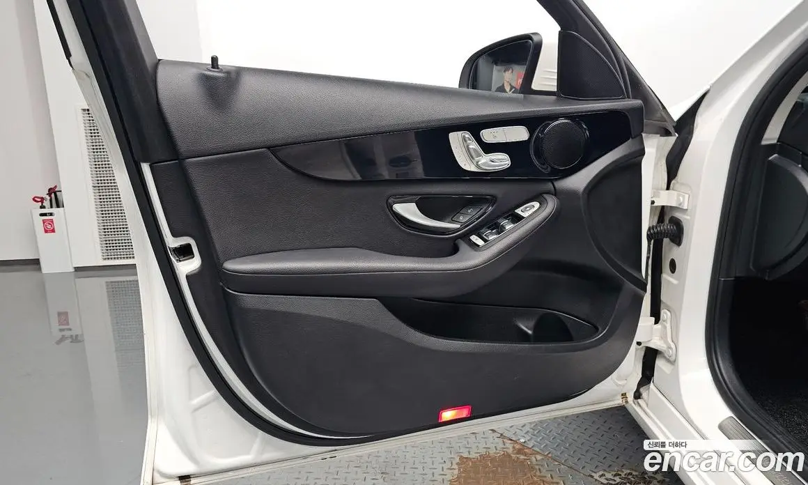 Mercedes-Benz C-Class 2019 2.0 автомат (гидро), фото 13 Mercedes-Benz C-Class 2019 2.0 автомат (гидро), фото 13