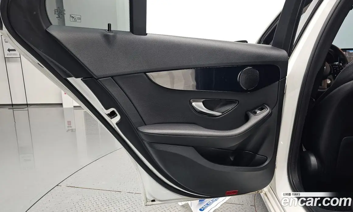 Mercedes-Benz C-Class 2019 2.0 автомат (гидро), фото 14 Mercedes-Benz C-Class 2019 2.0 автомат (гидро), фото 14