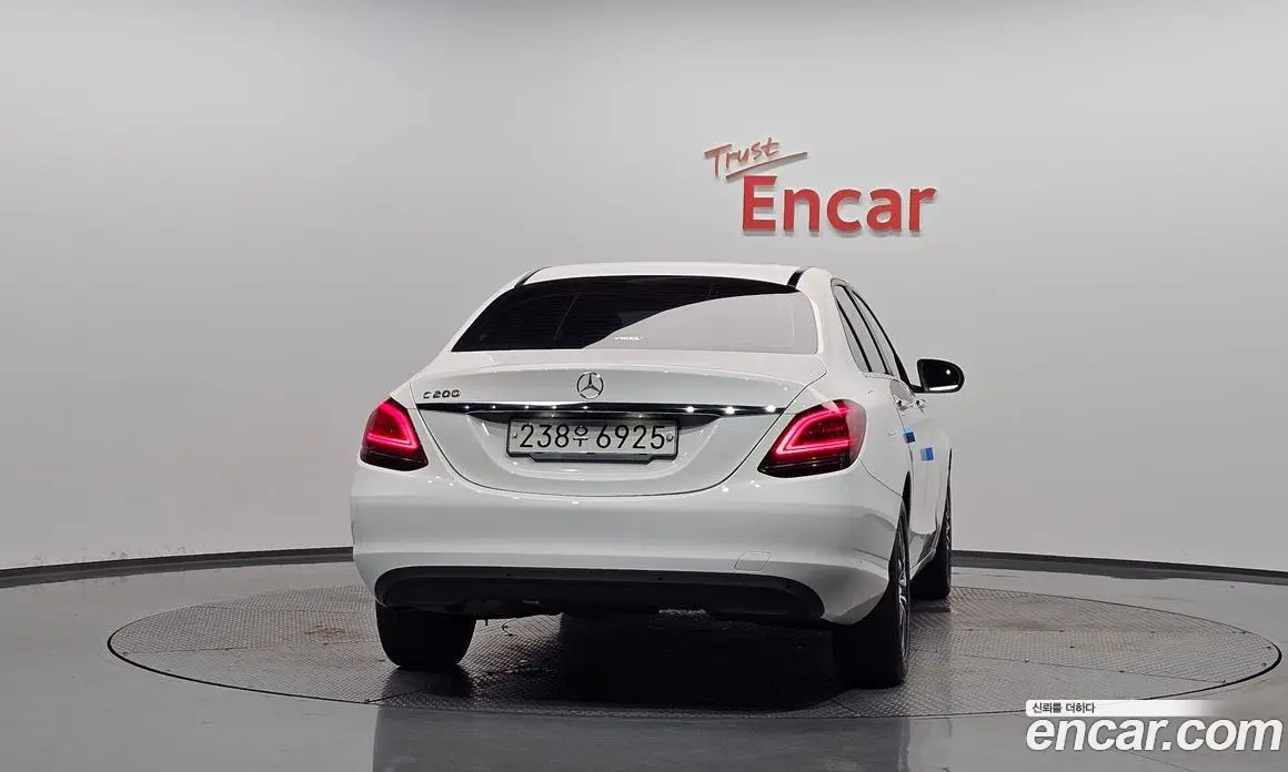 Mercedes-Benz C-Class 2019 2.0 автомат (гидро), фото 3 Mercedes-Benz C-Class 2019 2.0 автомат (гидро), фото 3