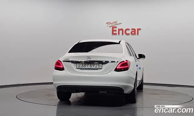 Mercedes-Benz C-Class 2019 2.0 автомат (гидро), миниатюра 3 Mercedes-Benz C-Class 2019 2.0 автомат (гидро), миниатюра 3