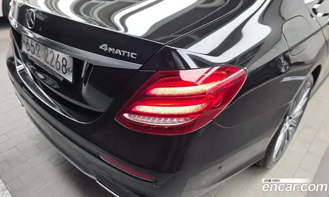 Mercedes-Benz E-Class 2017 2.0 автомат (гидро), миниатюра 9