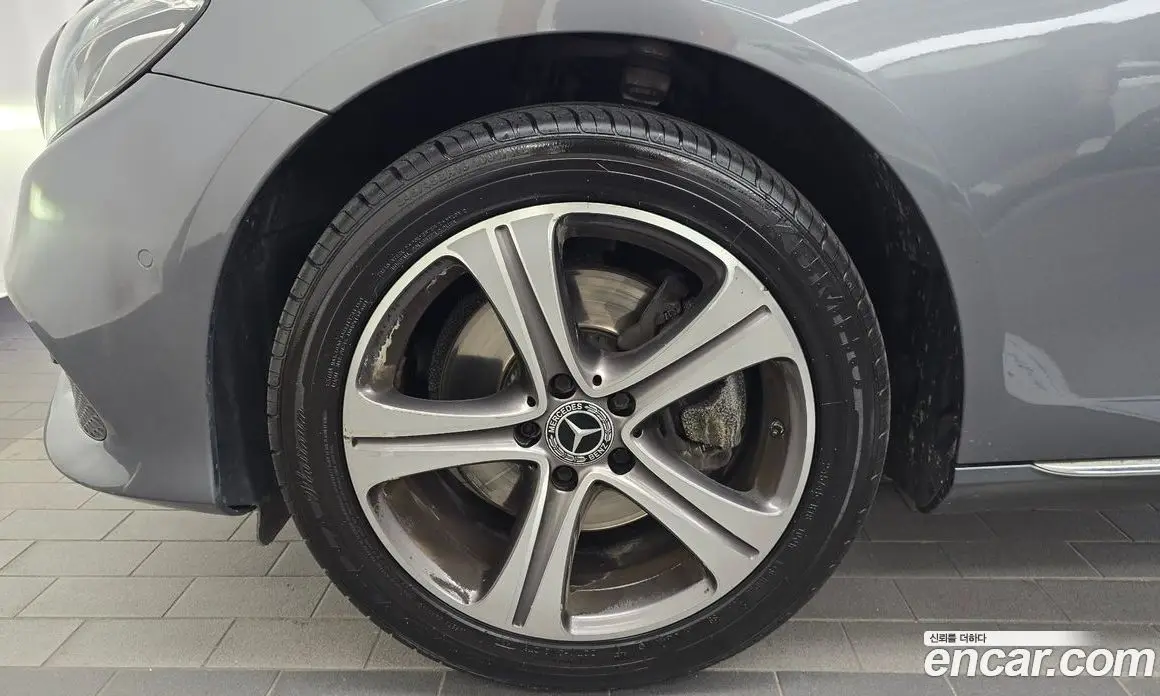 Mercedes-Benz E-Class 2018 1.9 автомат (гидро), фото 5 Mercedes-Benz E-Class 2018 1.9 автомат (гидро), фото 5