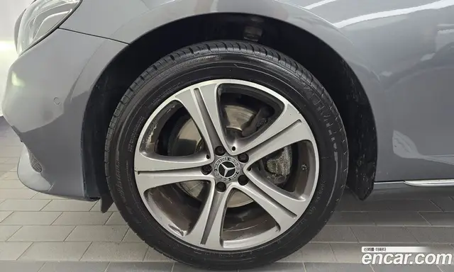 Mercedes-Benz E-Class 2018 1.9 автомат (гидро), миниатюра 5 Mercedes-Benz E-Class 2018 1.9 автомат (гидро), миниатюра 5