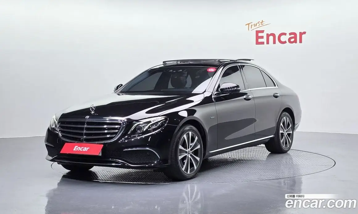 Mercedes-Benz E-Class 2019 2.0 автомат (гидро), фото 1 Mercedes-Benz E-Class 2019 2.0 автомат (гидро), фото 1