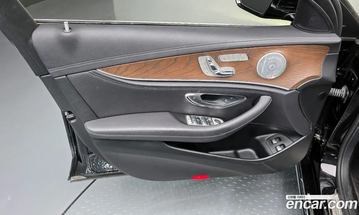 Mercedes-Benz E-Class 2019 2.0 автомат (гидро), фото 14 Mercedes-Benz E-Class 2019 2.0 автомат (гидро), фото 14