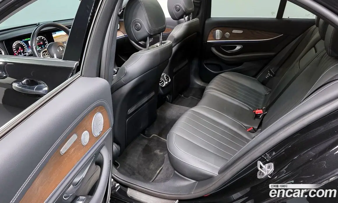 Mercedes-Benz E-Class 2019 2.0 автомат (гидро), фото 18 Mercedes-Benz E-Class 2019 2.0 автомат (гидро), фото 18