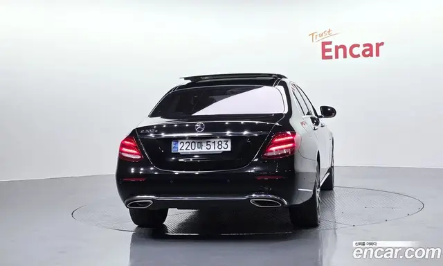 Mercedes-Benz E-Class 2019 2.0 автомат (гидро), миниатюра 4 Mercedes-Benz E-Class 2019 2.0 автомат (гидро), миниатюра 4