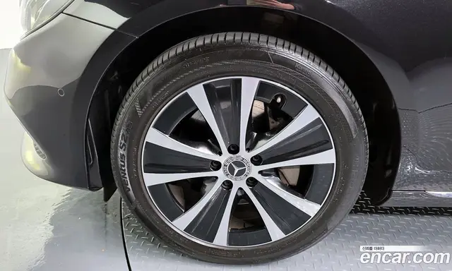 Mercedes-Benz E-Class 2019 2.0 автомат (гидро), миниатюра 5 Mercedes-Benz E-Class 2019 2.0 автомат (гидро), миниатюра 5