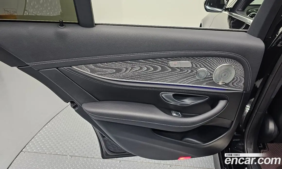 Mercedes-Benz E-Class 2022 2.0 автомат (гидро), фото 15