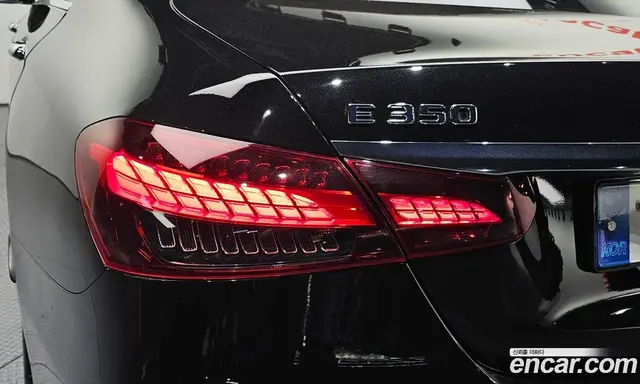 Mercedes-Benz E-Class 2022 2.0 автомат (гидро), миниатюра 9