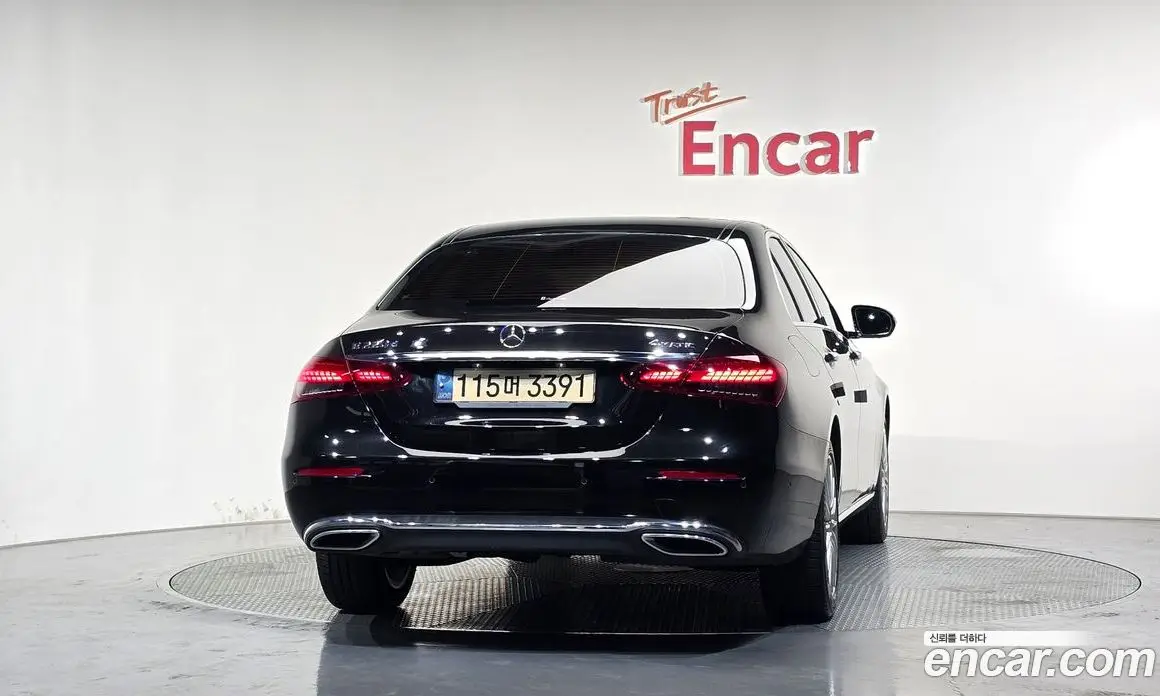 Mercedes-Benz E-Class 2022 1.9 автомат (гидро), фото 4