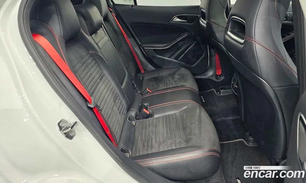 Mercedes-Benz GLA-Class 2019 2.0 автомат (гидро), фото 17